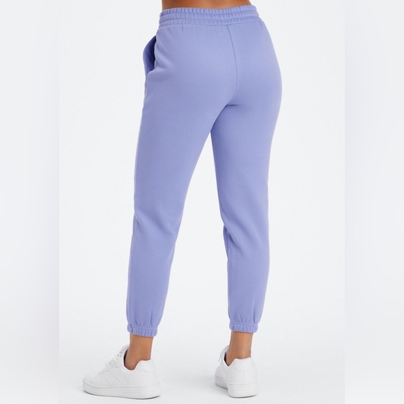 Fabletics | Eco Go-To Classic Sweatpants - Picture 7 of 14
